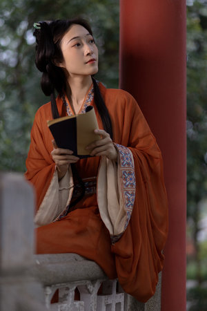 动漫美女被吸乳羞漫画hq